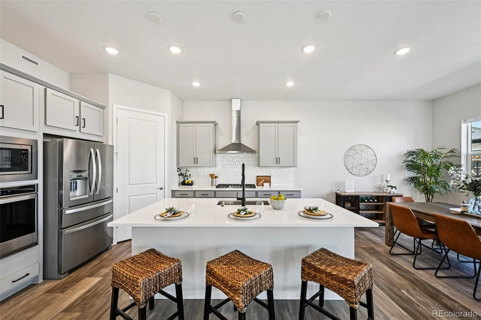 8735 S Quemoy Street Aurora CO 80016 MLS #REC9046442 04102026222243 1600 23