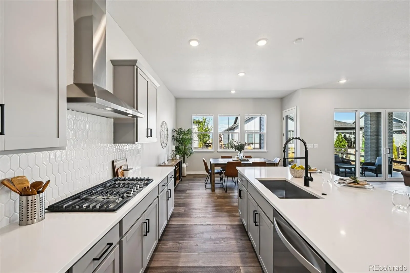 8735 S Quemoy Street Aurora CO 80016 MLS #REC9046442 04102026222243 1600 25