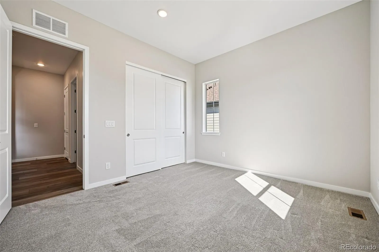 8735 S Quemoy Street Aurora CO 80016 MLS #REC9046442 04102026222243 1600 33