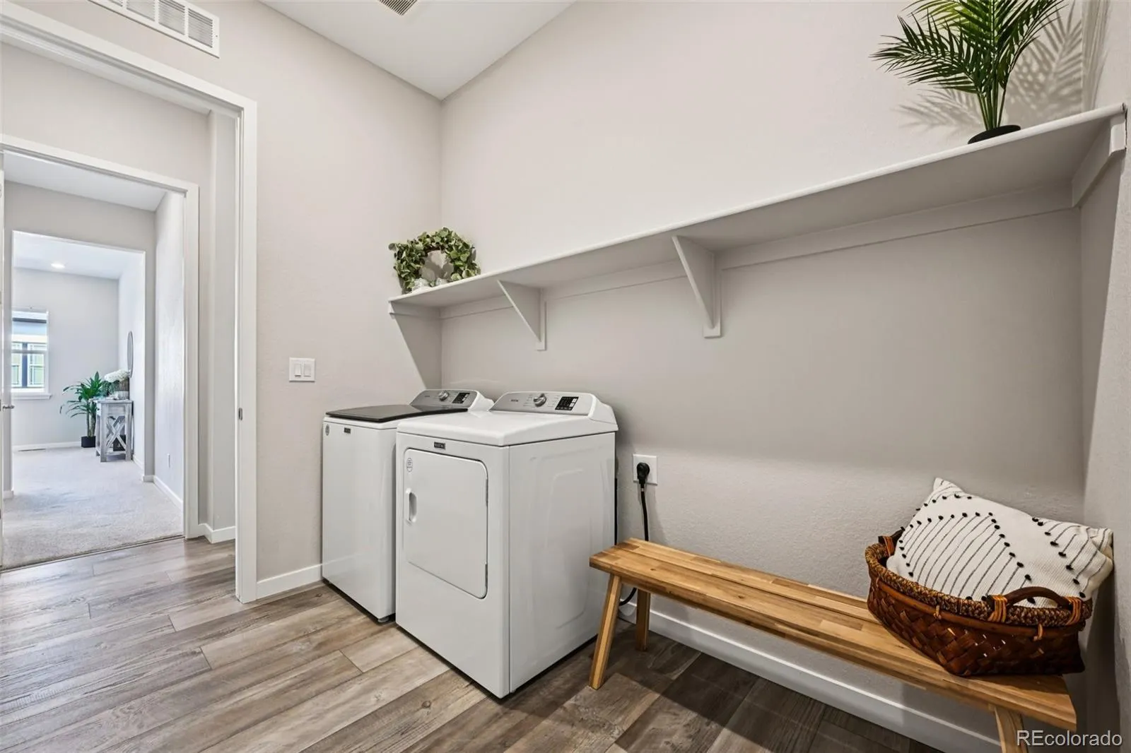 8735 S Quemoy Street Aurora CO 80016 MLS #REC9046442 04102026222243 1600 35