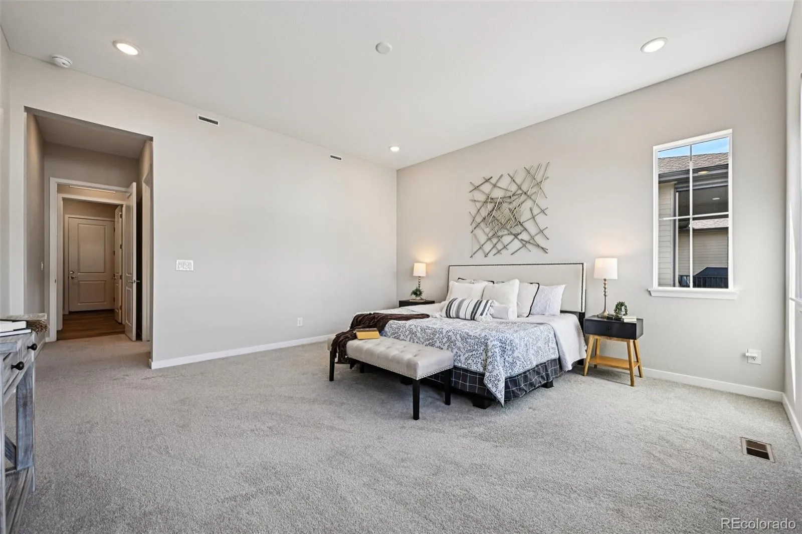 8735 S Quemoy Street Aurora CO 80016 MLS #REC9046442 04102026222243 1600 38