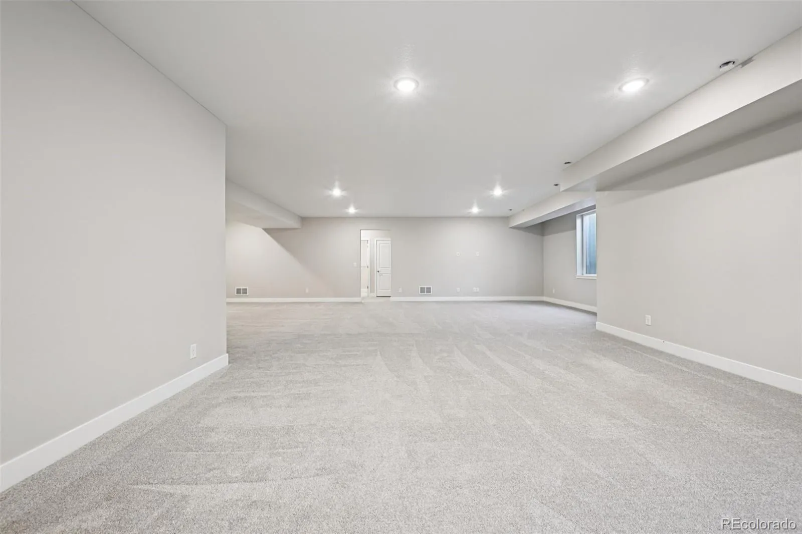 8735 S Quemoy Street Aurora CO 80016 MLS #REC9046442 04102026222243 1600 44