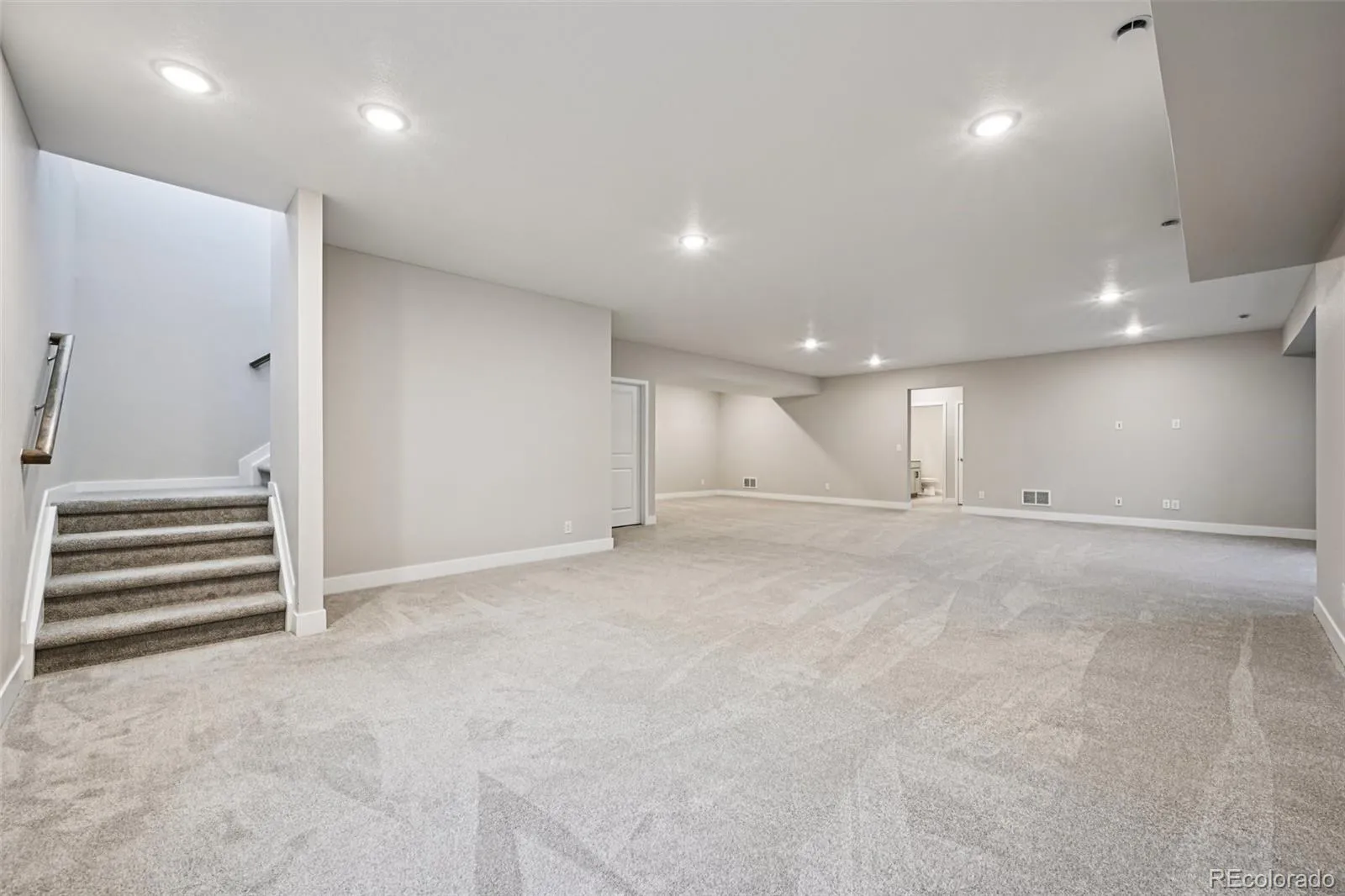 8735 S Quemoy Street Aurora CO 80016 MLS #REC9046442 04102026222243 1600 45