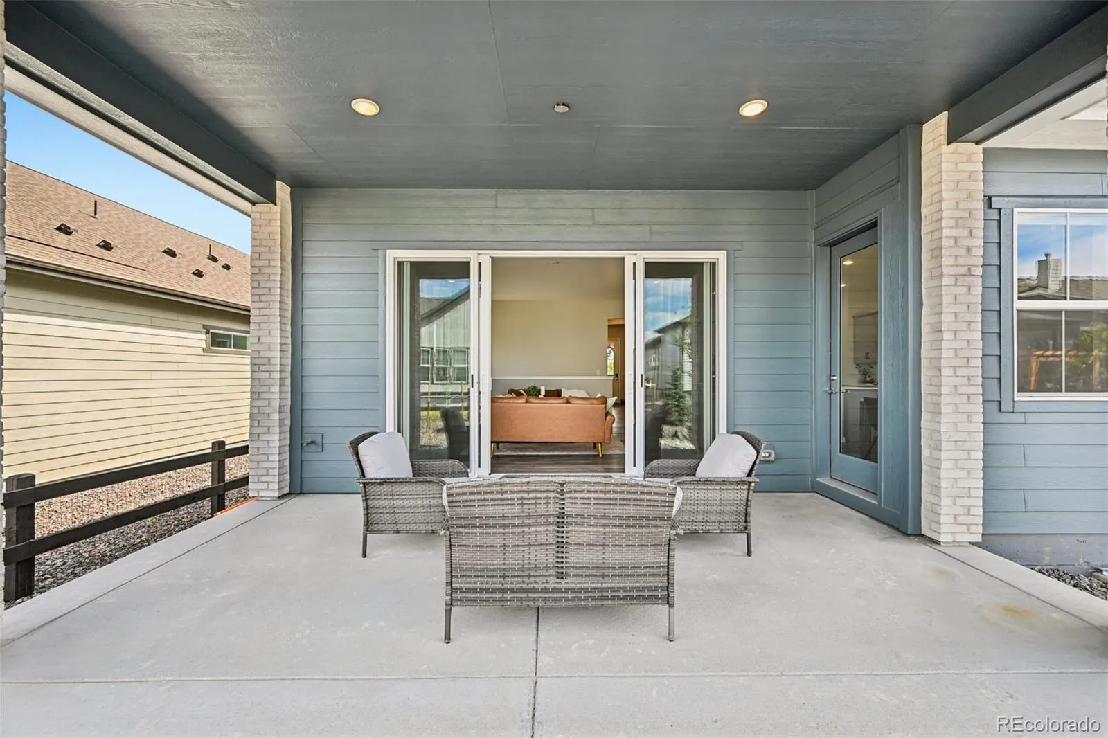 8735 S Quemoy Street Aurora CO 80016 MLS #REC9046442 04102026222243 1600 48
