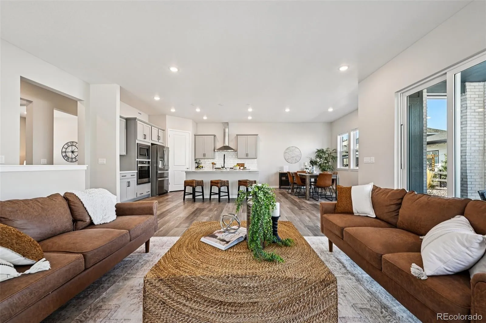 8735 S Quemoy Street Aurora CO 80016 MLS #REC9046442 04102026222243 1600 9