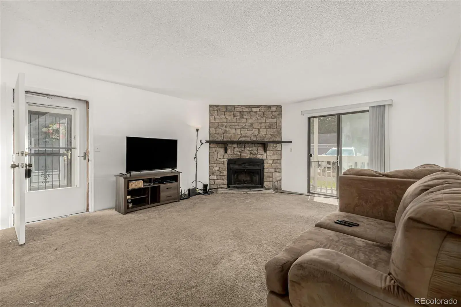 8335 Fairmount Drive #4-102 Denver CO 80247 MLS #REC9053583 03042026174029 1600 4