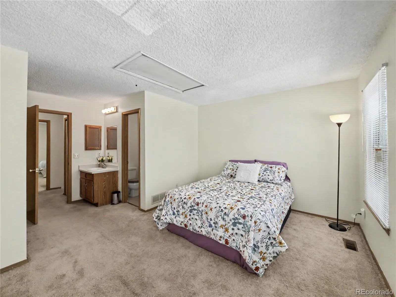 1699 S Trenton Street #8 Denver CO 80231 MLS #REC9053987 05022026060549 1600 18
