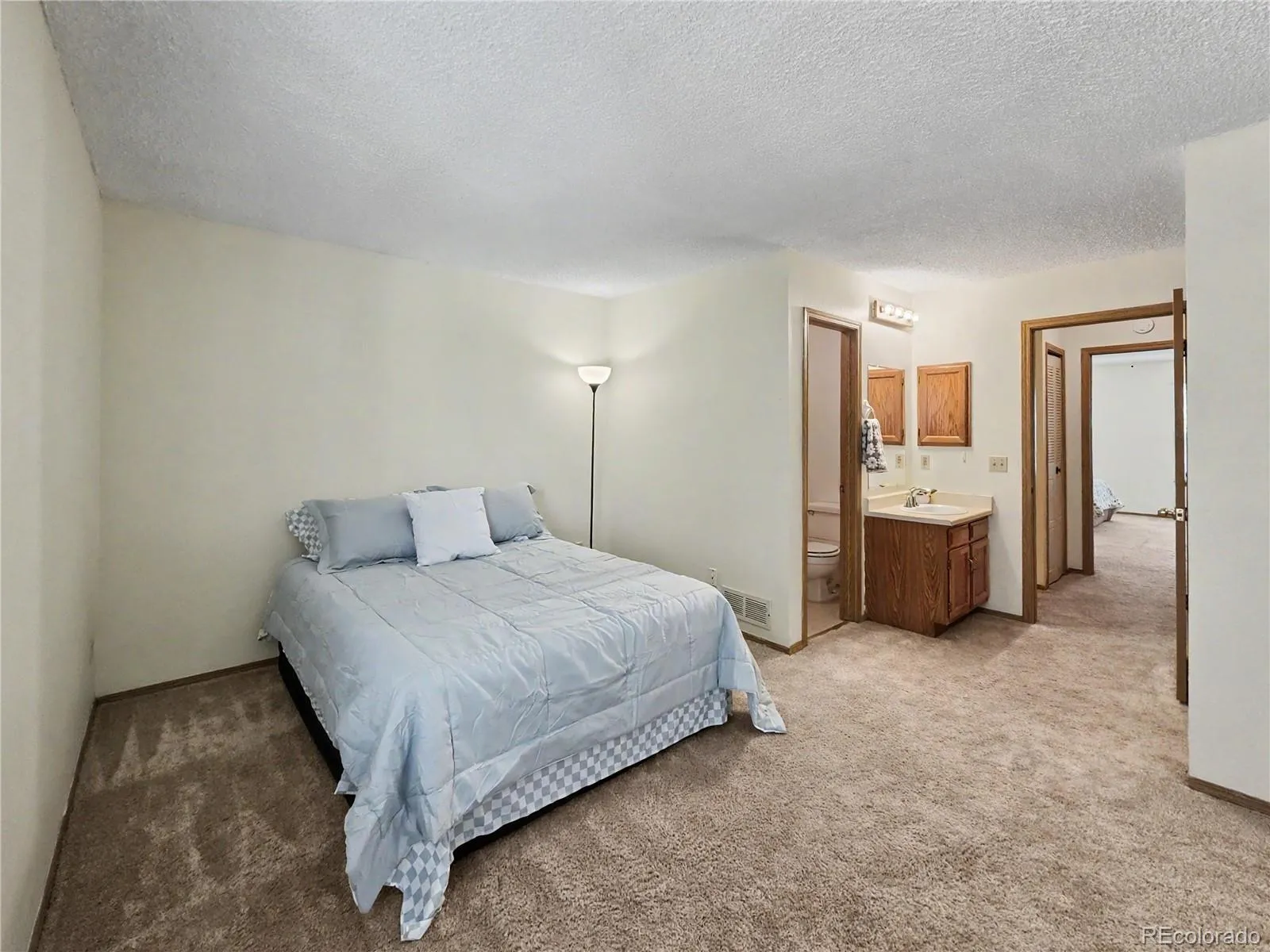 1699 S Trenton Street #8 Denver CO 80231 MLS #REC9053987 05022026060549 1600 24