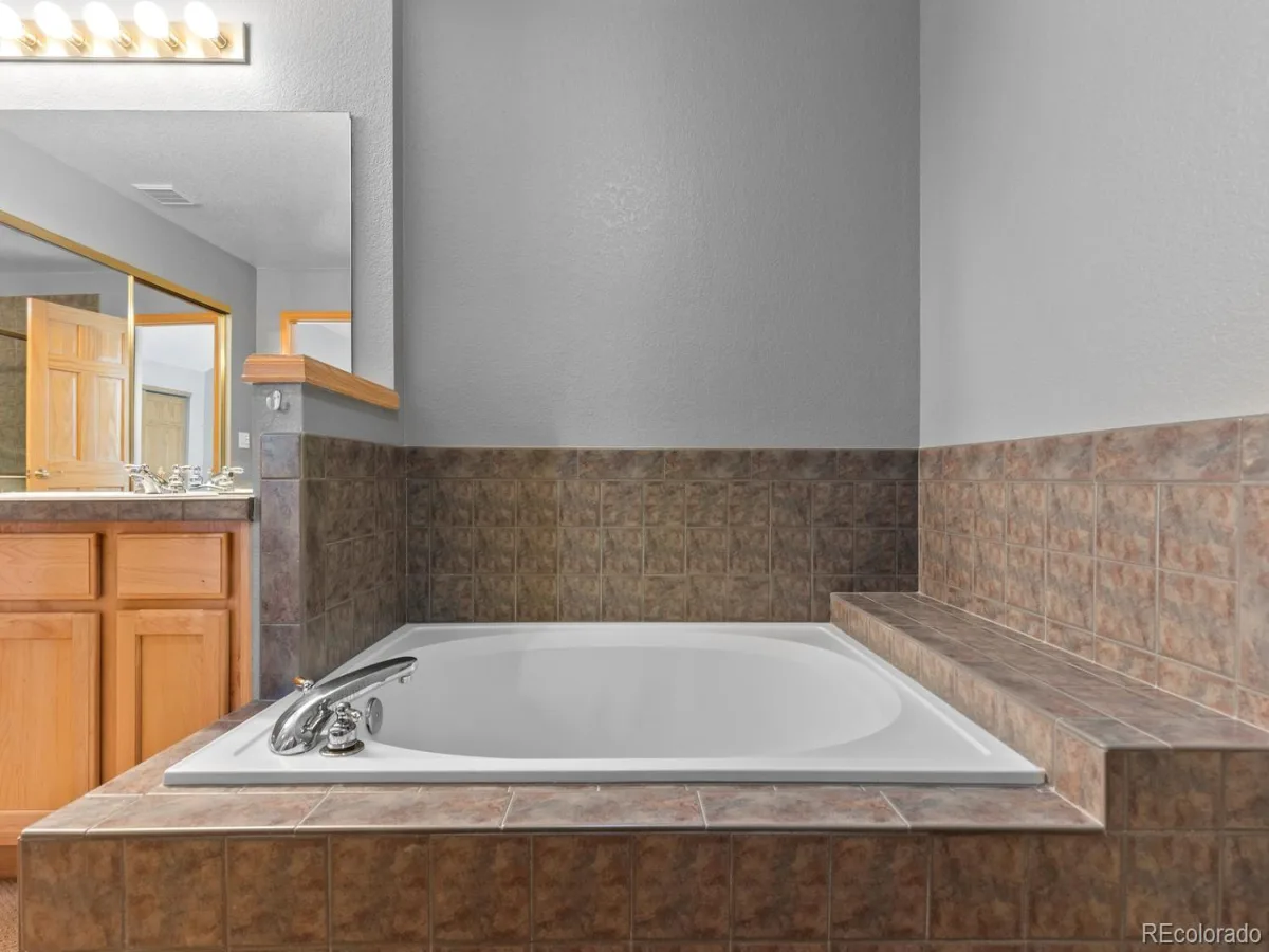 42 S Ulster Street Denver CO 80230 | MLS #REC9059511 08202026140730 1200 29