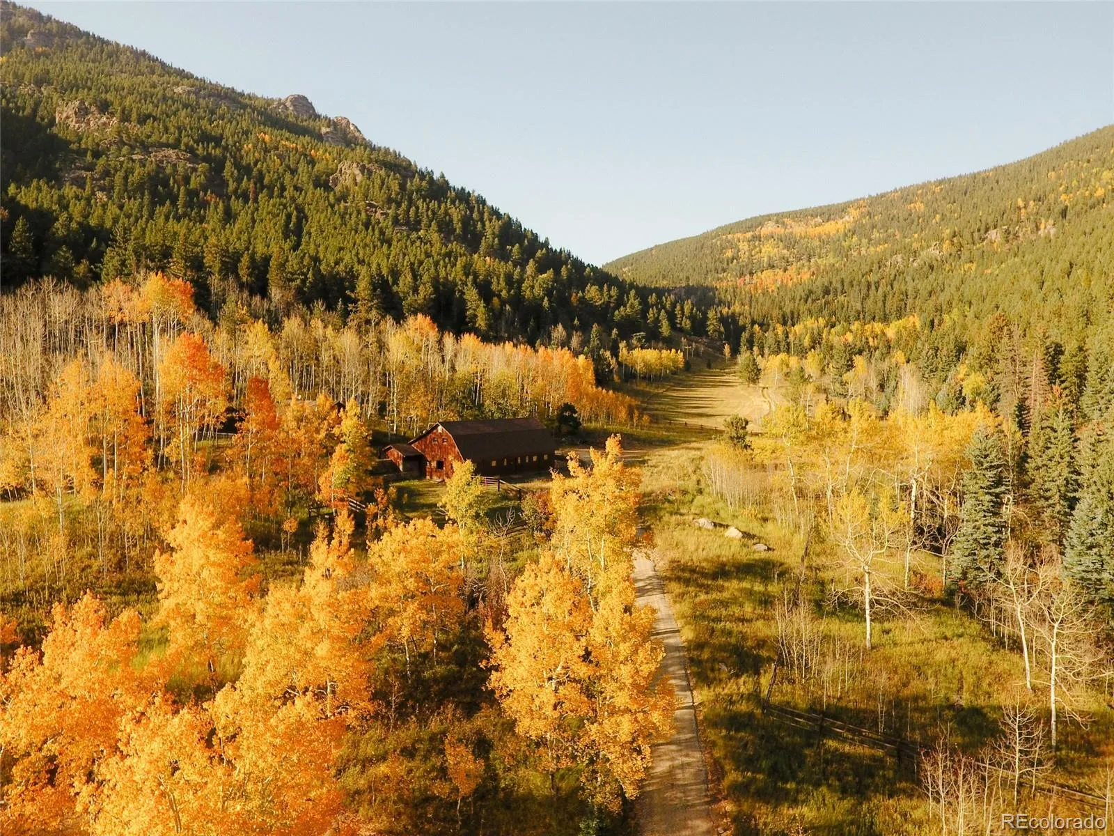 950 Corral Creek Road Evergreen CO 80439 | MLS #REC9060728 05012026043823 1600 44