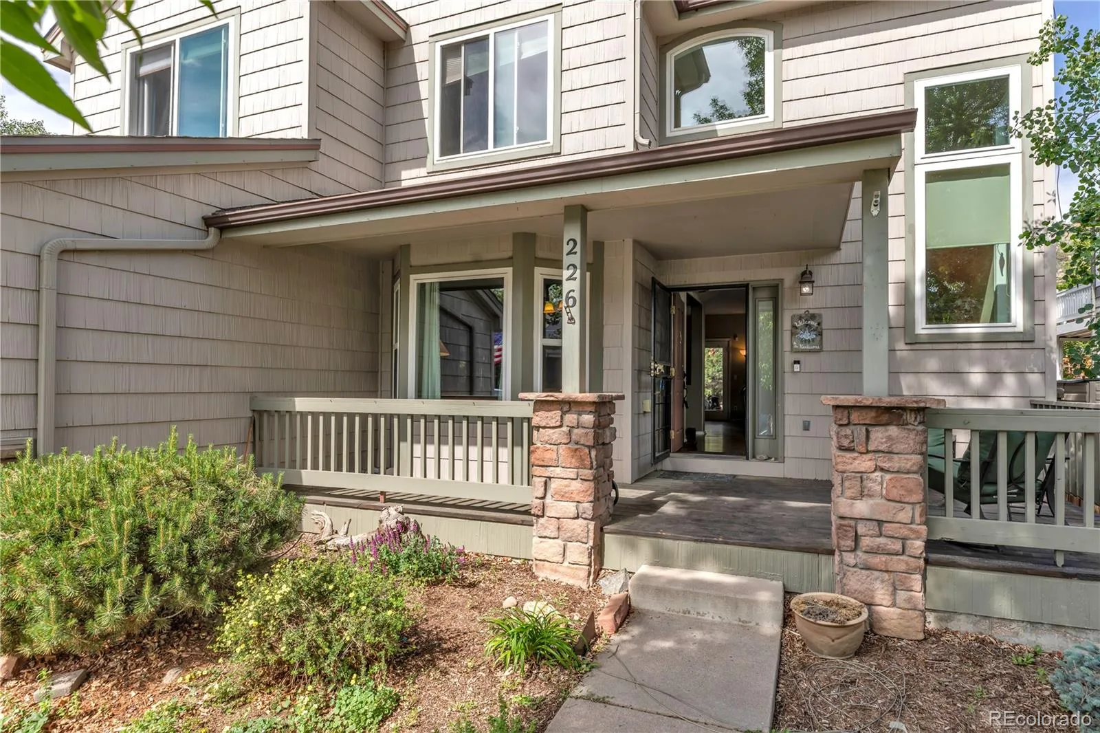 226 Eagle Drive Golden CO 80403 MLS #REC9063075 05312026160727 1600 1