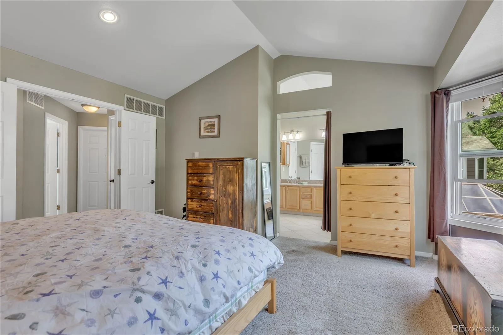 226 Eagle Drive Golden CO 80403 MLS #REC9063075 05312026160727 1600 14