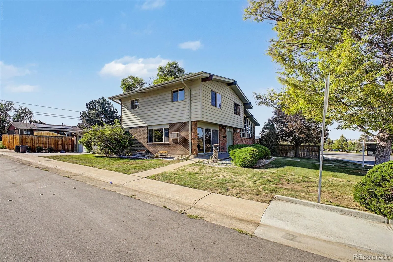 8289 Greenwood Boulevard Denver CO 80221 | MLS #REC9064620 06192026235807 1600 2