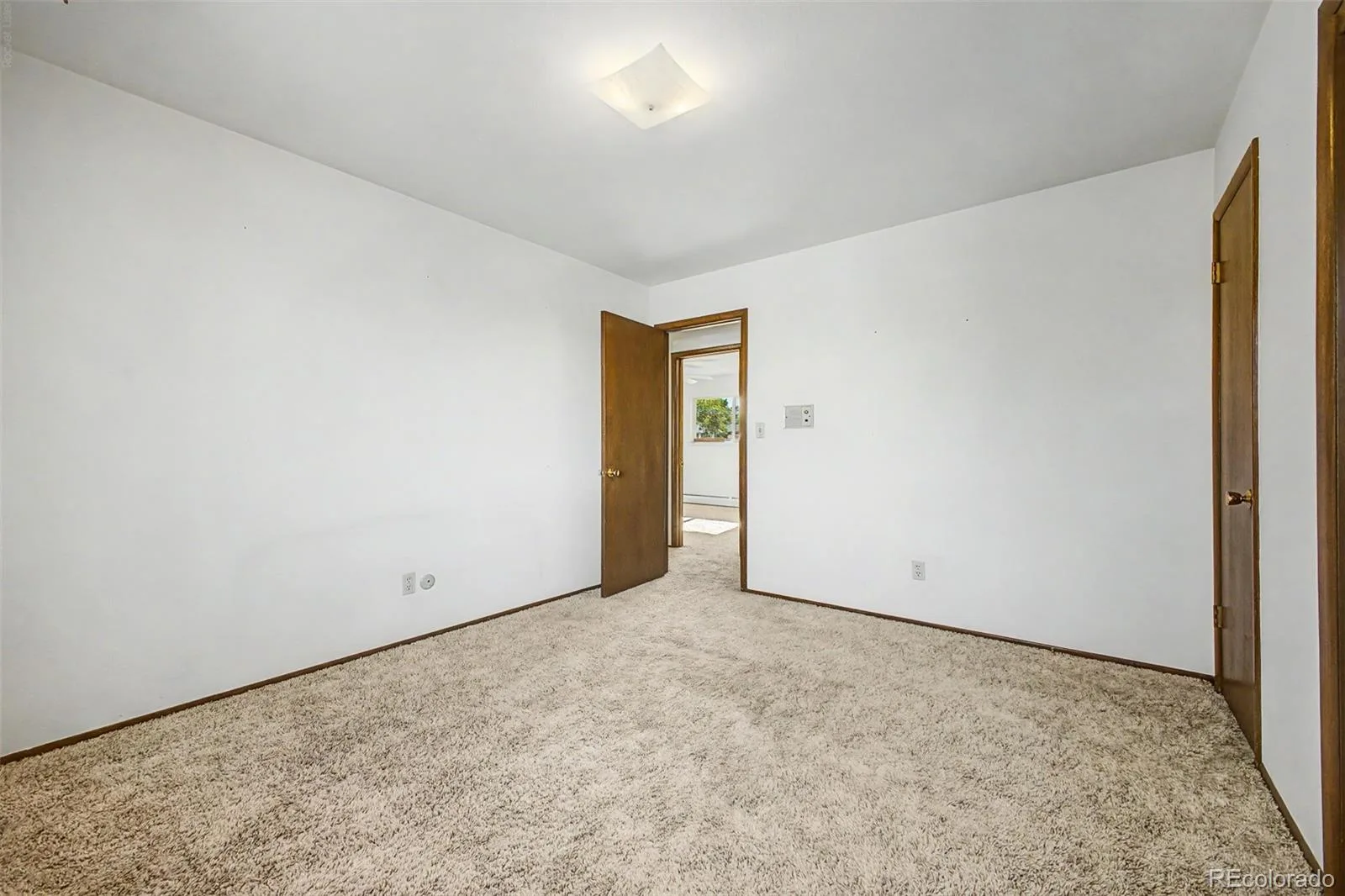 8289 Greenwood Boulevard Denver CO 80221 | MLS #REC9064620 06192026235807 1600 22
