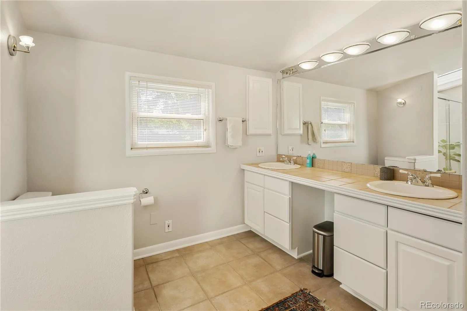6580 E Colorado Drive Denver CO 80224 MLS #REC9066146 04222026205135 1600 30