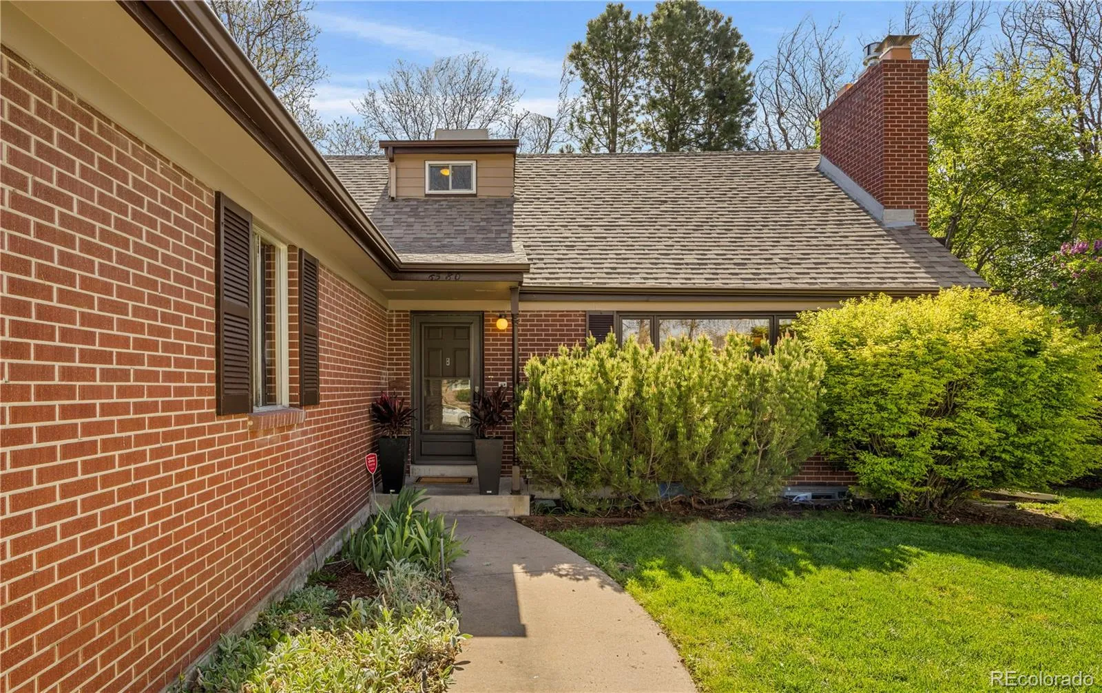 6580 E Colorado Drive Denver CO 80224 MLS #REC9066146 04222026205135 1600 40