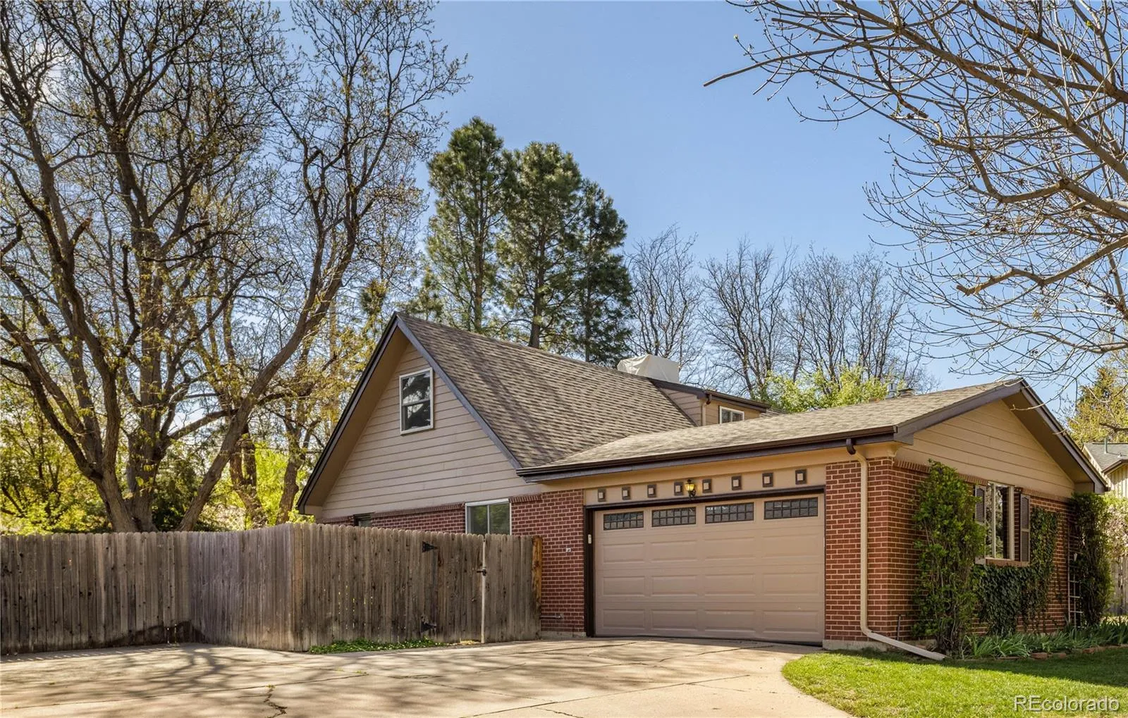 6580 E Colorado Drive Denver CO 80224 MLS #REC9066146 04222026205135 1600 44