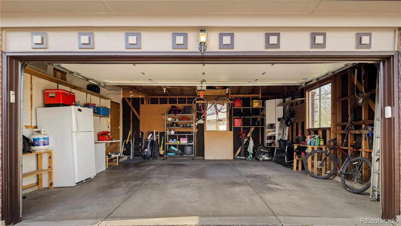 6580 E Colorado Drive Denver CO 80224 MLS #REC9066146 04222026205135 1600 45