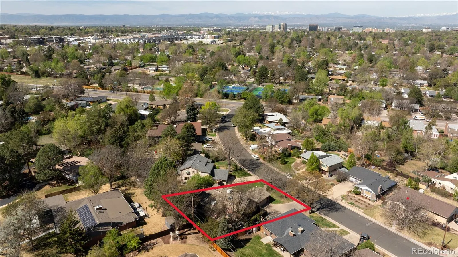 6580 E Colorado Drive Denver CO 80224 MLS #REC9066146 04222026205135 1600 48