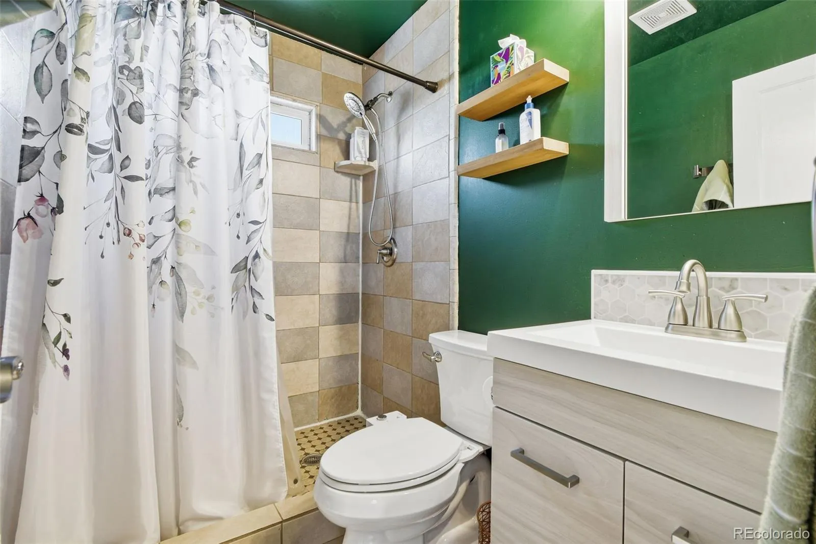 04092026162839 1600 32