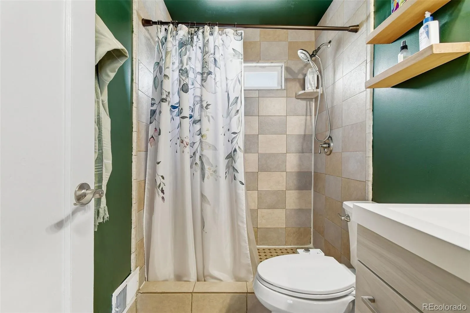 04092026162839 1600 33