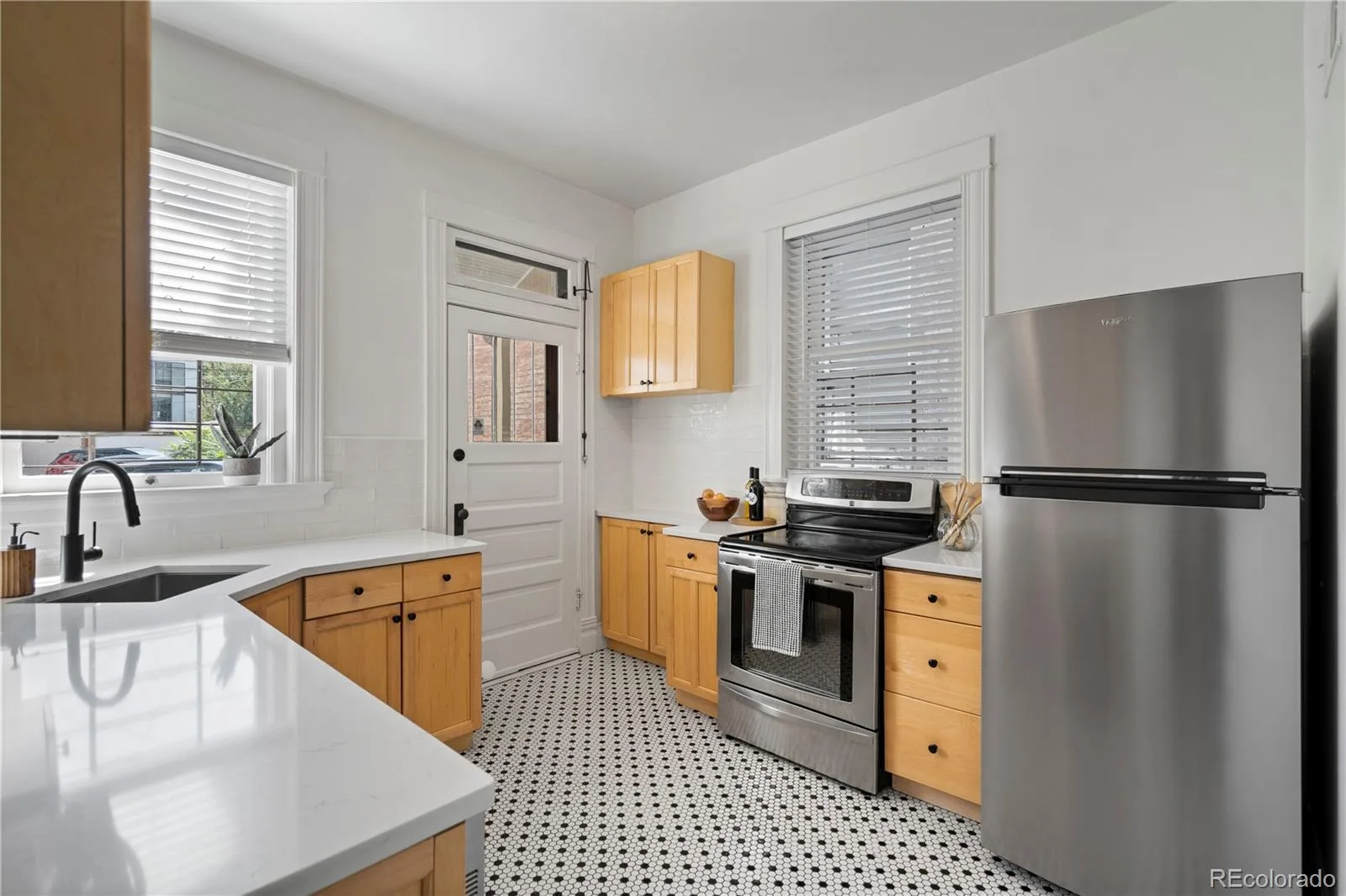 1576 N Emerson Street Denver CO 80218 | MLS #REC9067784 08222026015509 1600 16
