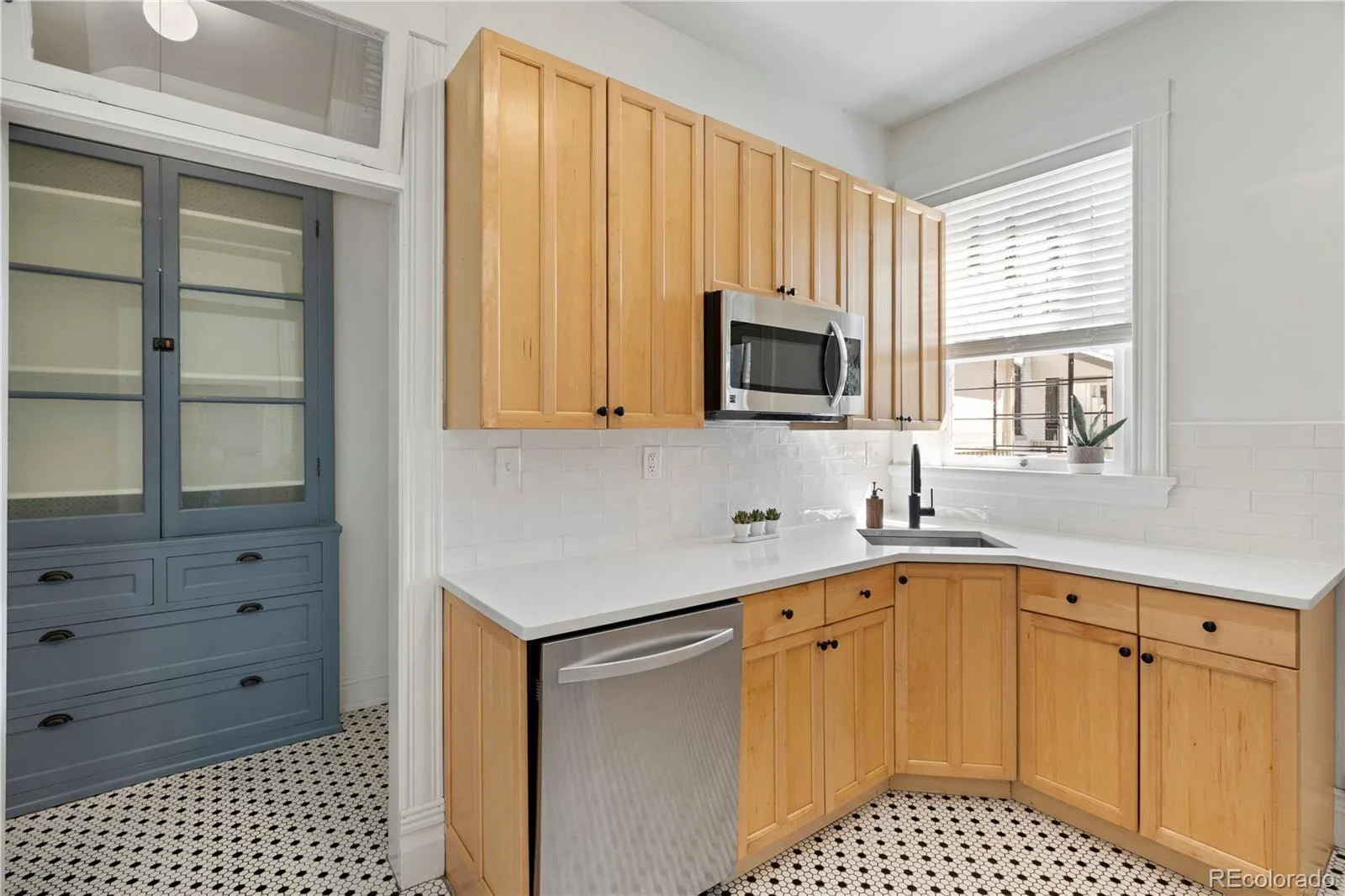1576 N Emerson Street Denver CO 80218 | MLS #REC9067784 08222026015509 1600 18