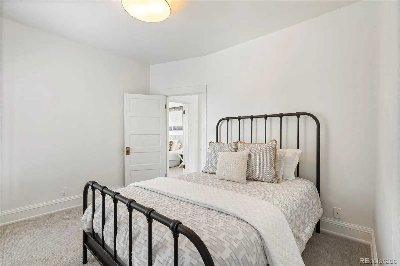 1576 N Emerson Street Denver CO 80218 | MLS #REC9067784 08222026015509 1600 27