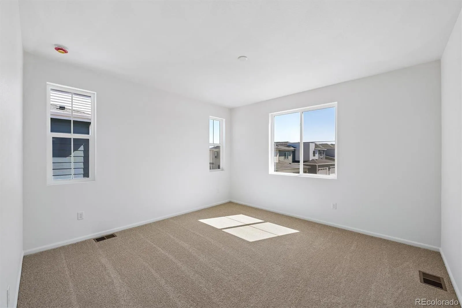 542 Pagosa Street Aurora CO 80017 MLS #REC9068298 05152026201449 1600 14