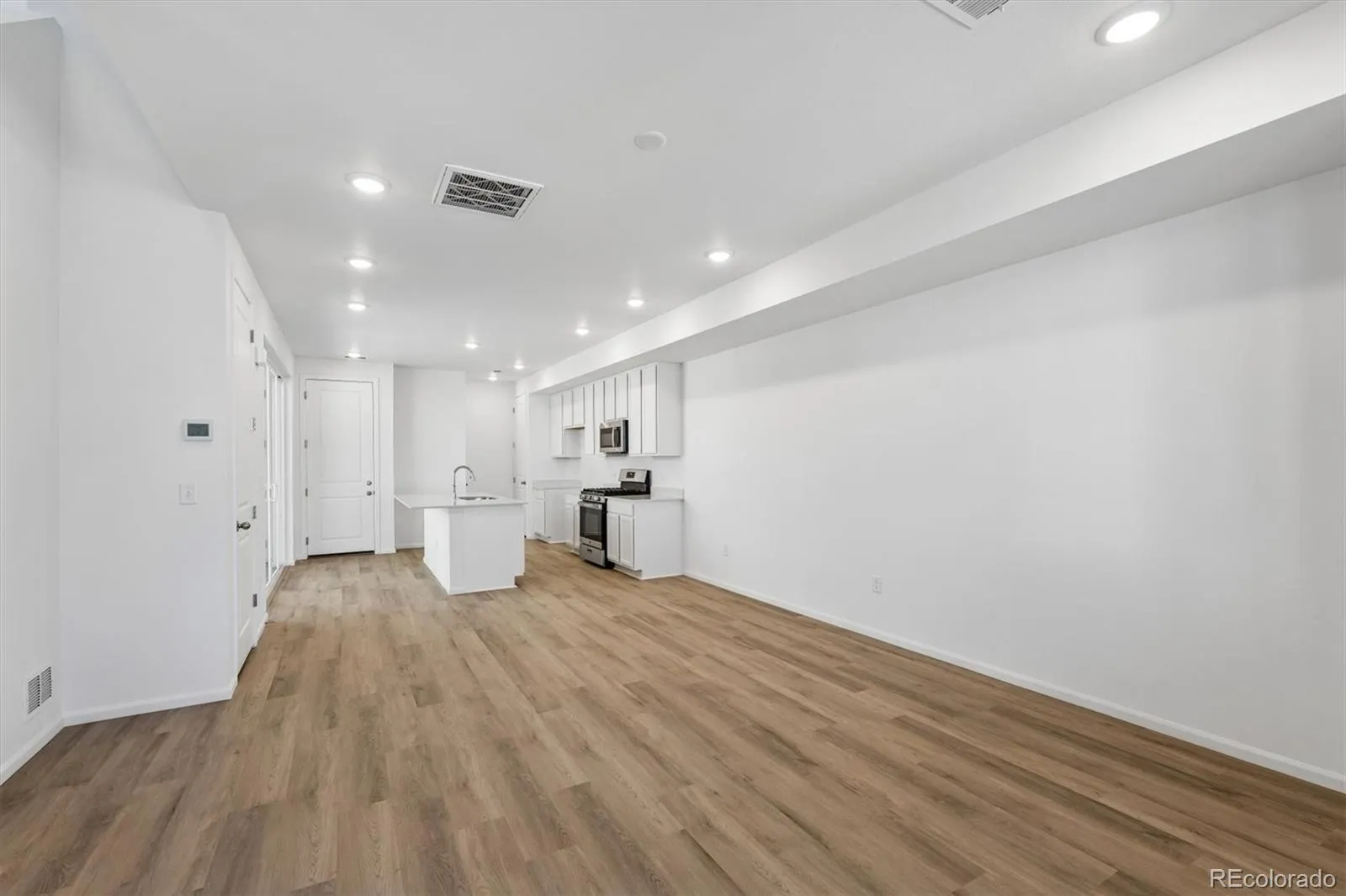 542 Pagosa Street Aurora CO 80017 MLS #REC9068298 05152026201449 1600 4