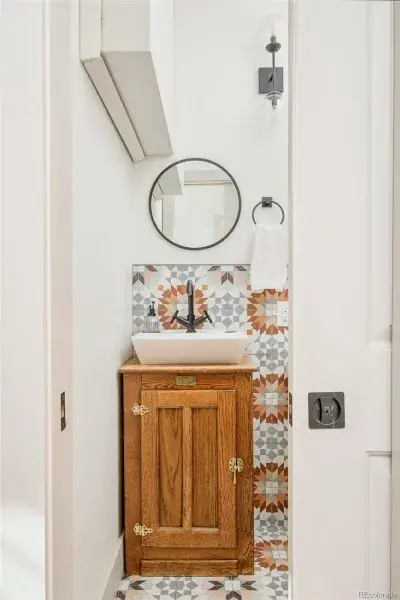 02282026011314 800 33