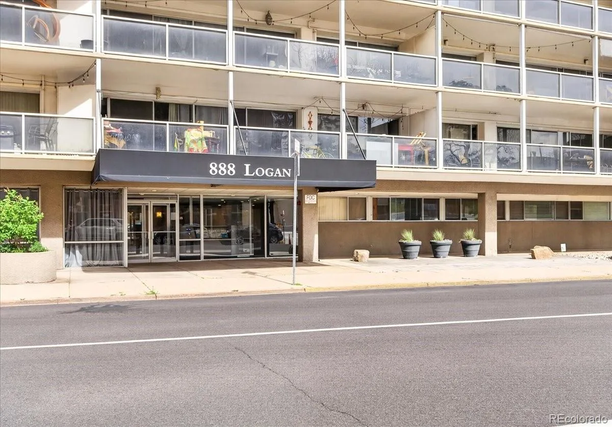 888 N Logan Street #10D Denver CO 80203 | MLS #REC9072356 06102026181545 1200 36