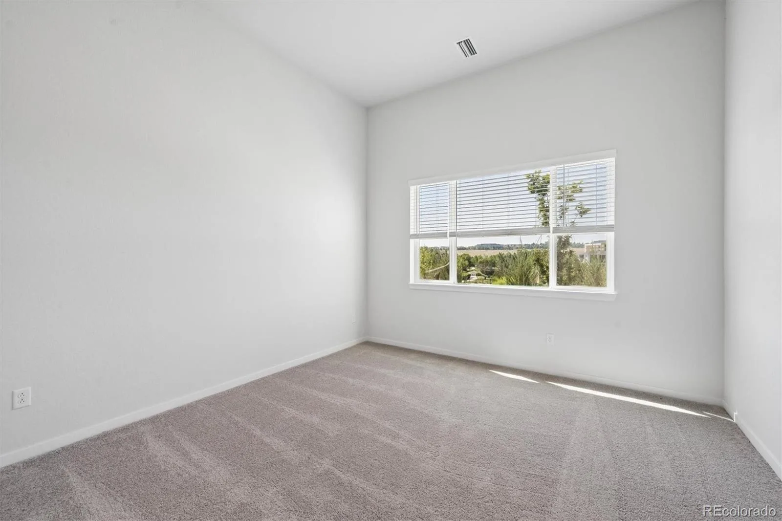 483 Interlocken Boulevard #106 Broomfield CO 80021 | MLS #REC9074742 07312026225853 1600 6