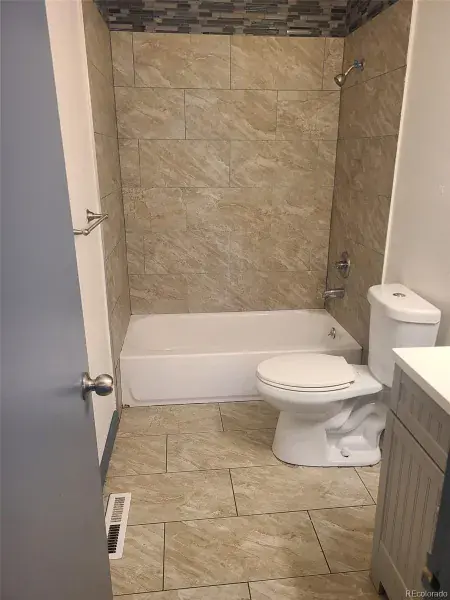 9901 E Evans Avenue #4D Aurora CO 80247 MLS #REC9076837 02012026003855 800 7