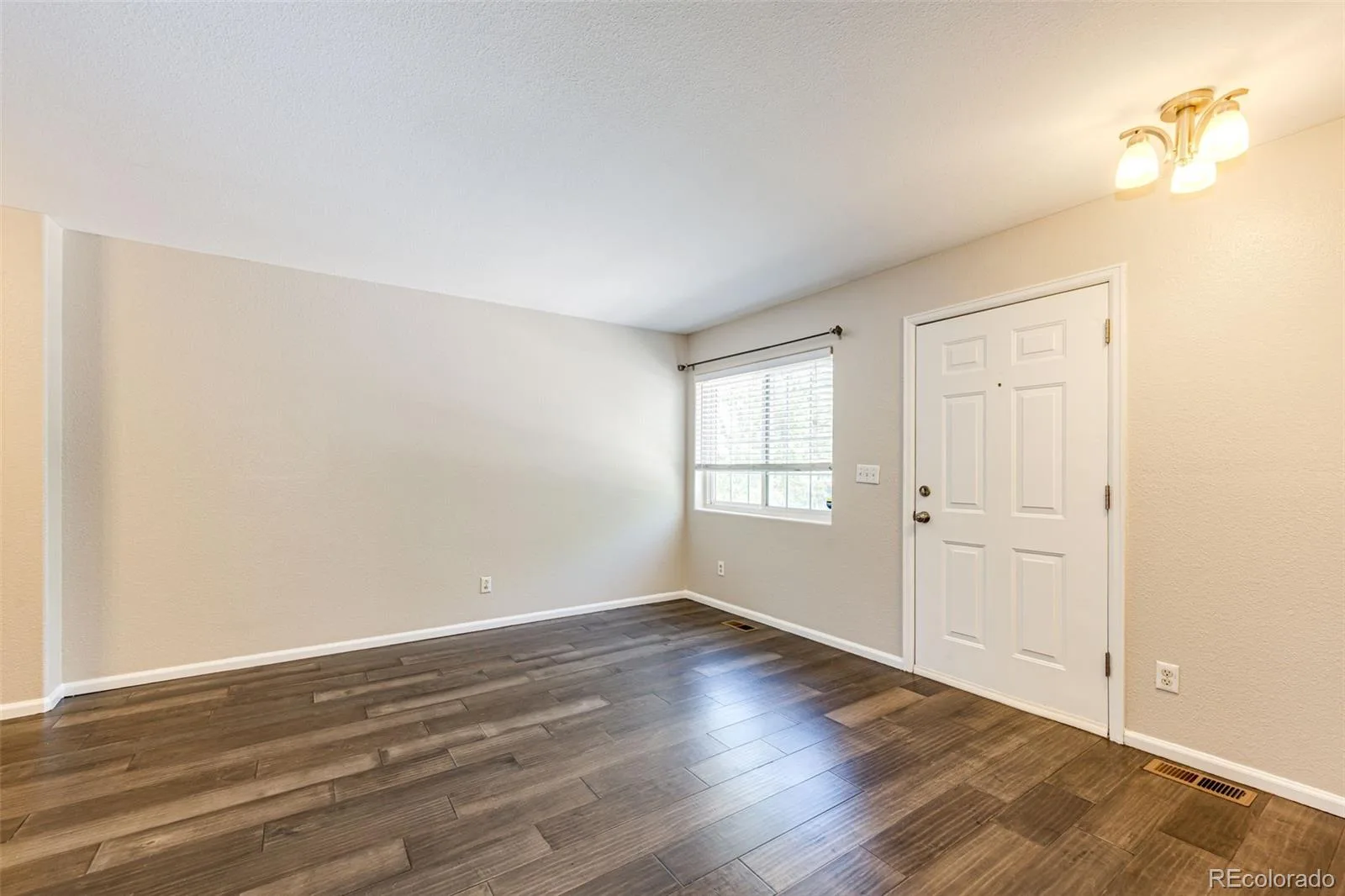 4572 S Crystal Way #B Aurora CO 80015 | MLS #REC9077343 06172026121924 1600 4