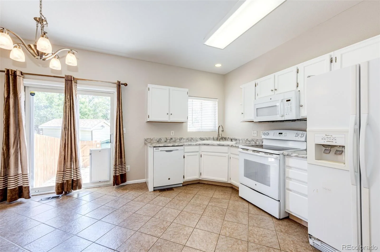 4572 S Crystal Way #B Aurora CO 80015 | MLS #REC9077343 06172026121924 1600 8