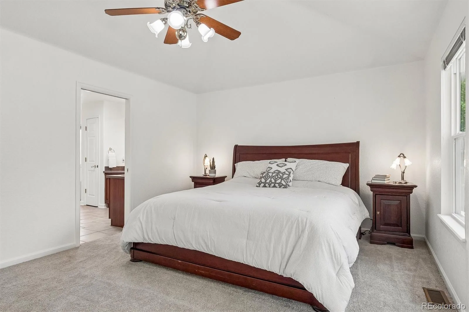 6129 S Newark Way Englewood CO 80111 | MLS #REC9080243 08112026172811 1600 18