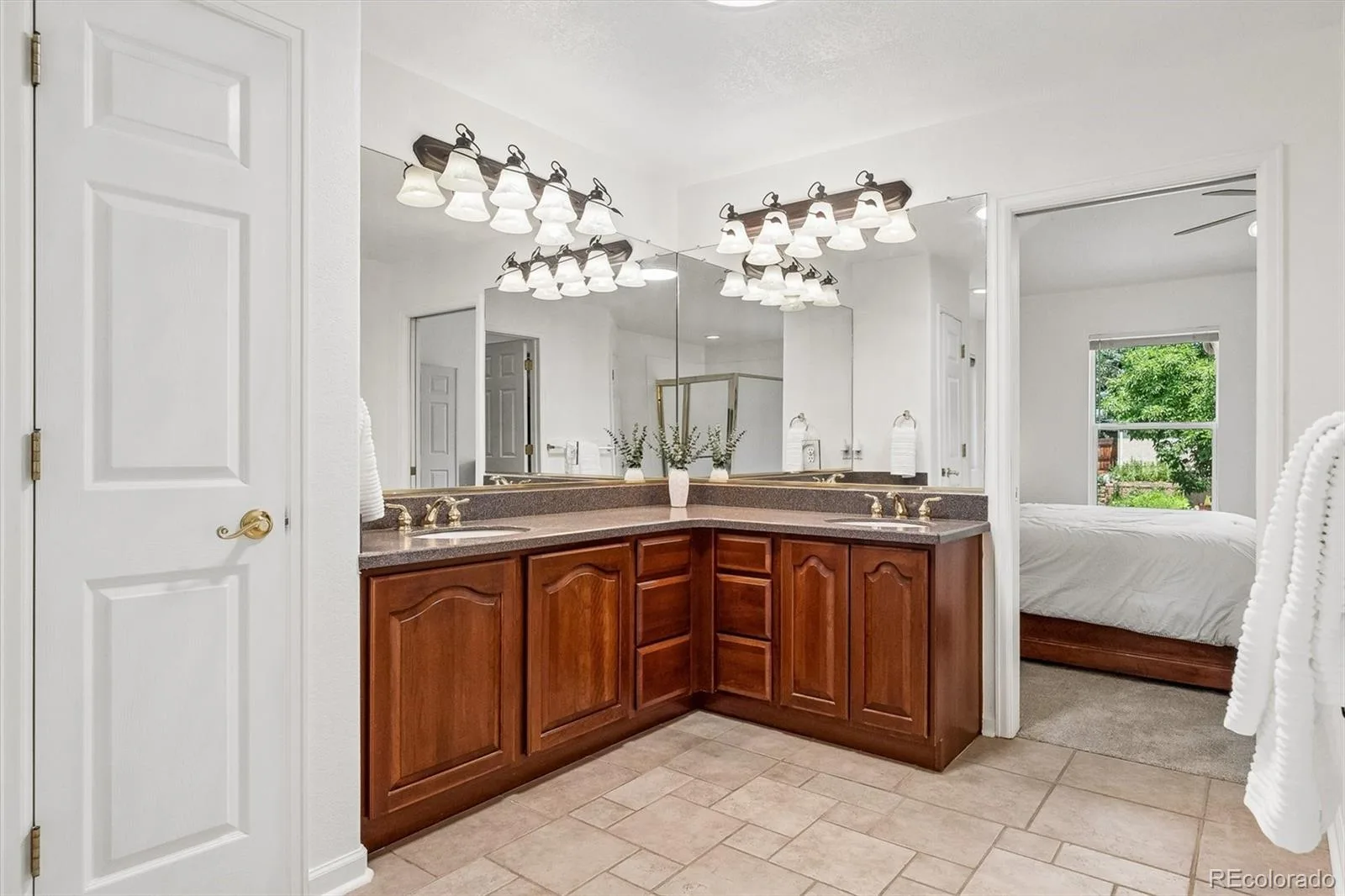 6129 S Newark Way Englewood CO 80111 | MLS #REC9080243 08112026172811 1600 19