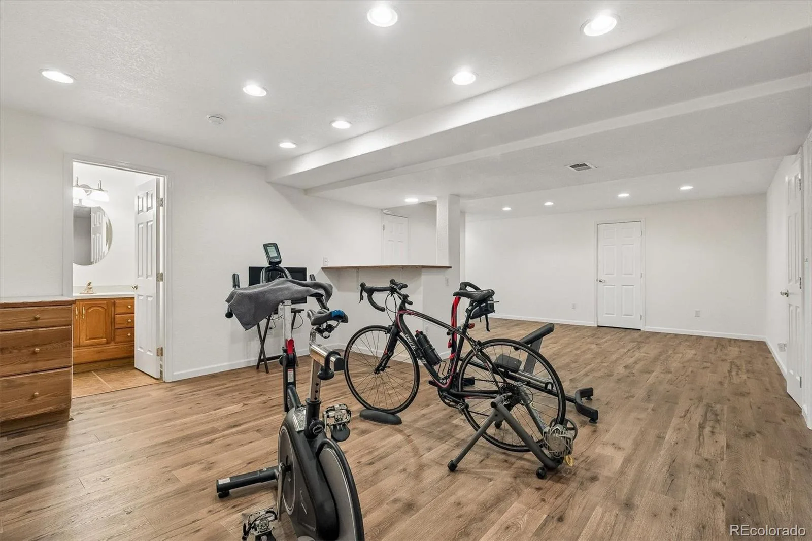 6129 S Newark Way Englewood CO 80111 | MLS #REC9080243 08112026172811 1600 35