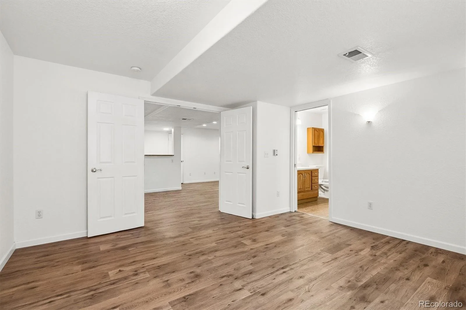 6129 S Newark Way Englewood CO 80111 | MLS #REC9080243 08112026172811 1600 37