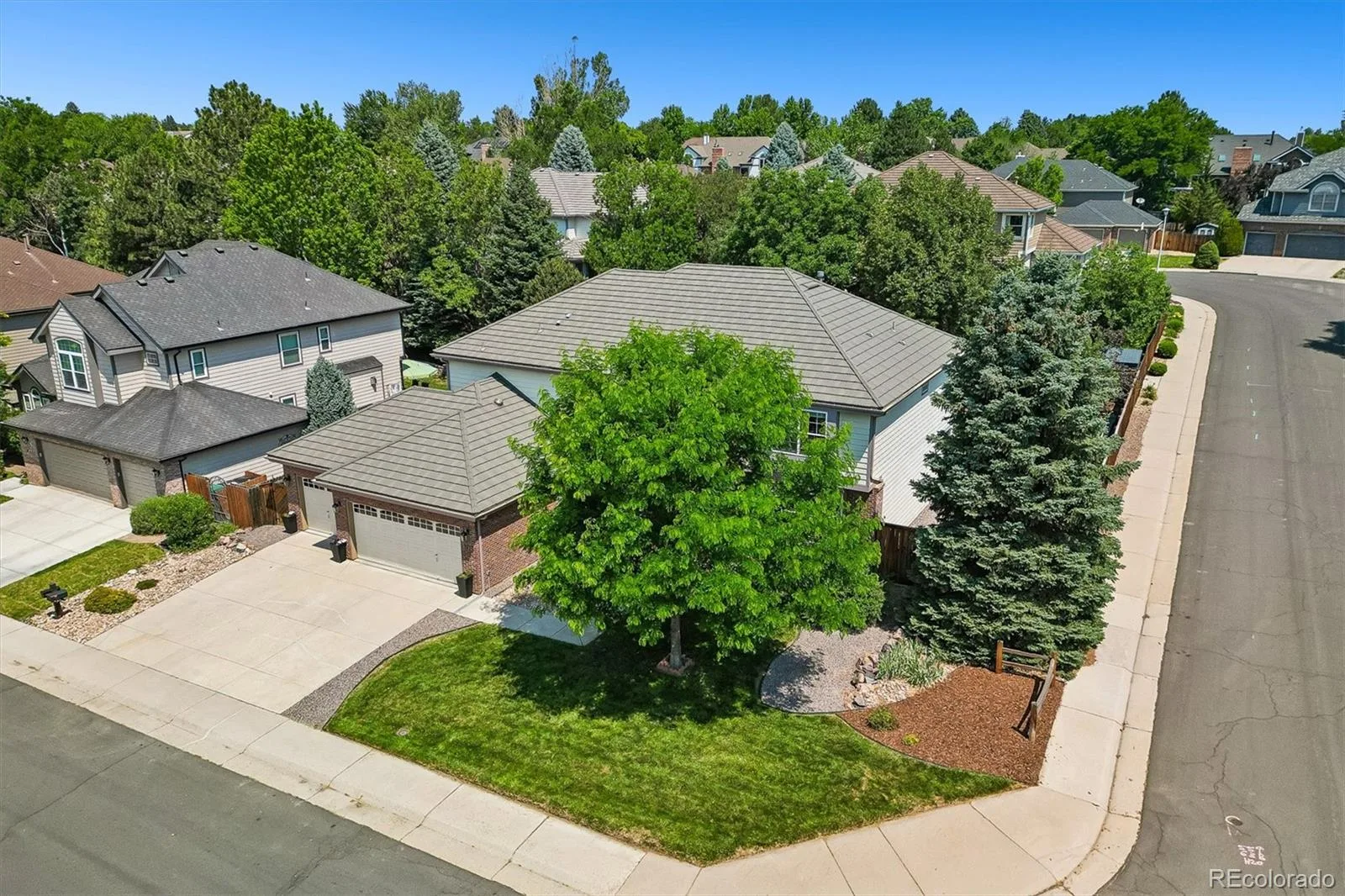 6129 S Newark Way Englewood CO 80111 | MLS #REC9080243 08112026172811 1600 49