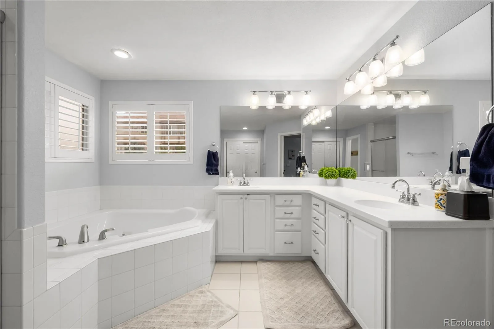 9386 W Quarles Place Littleton CO 80128 | MLS #REC9080321 08242026153050 1600 27