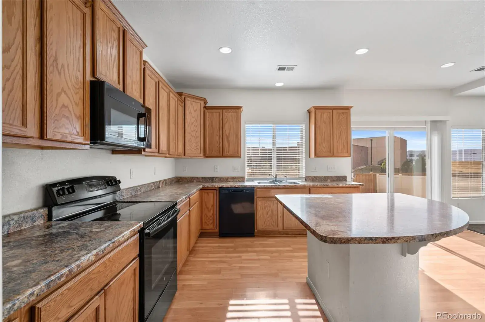 18260 E 44th Avenue Denver CO 80249 MLS #REC9082014 11272025155115 1600 4