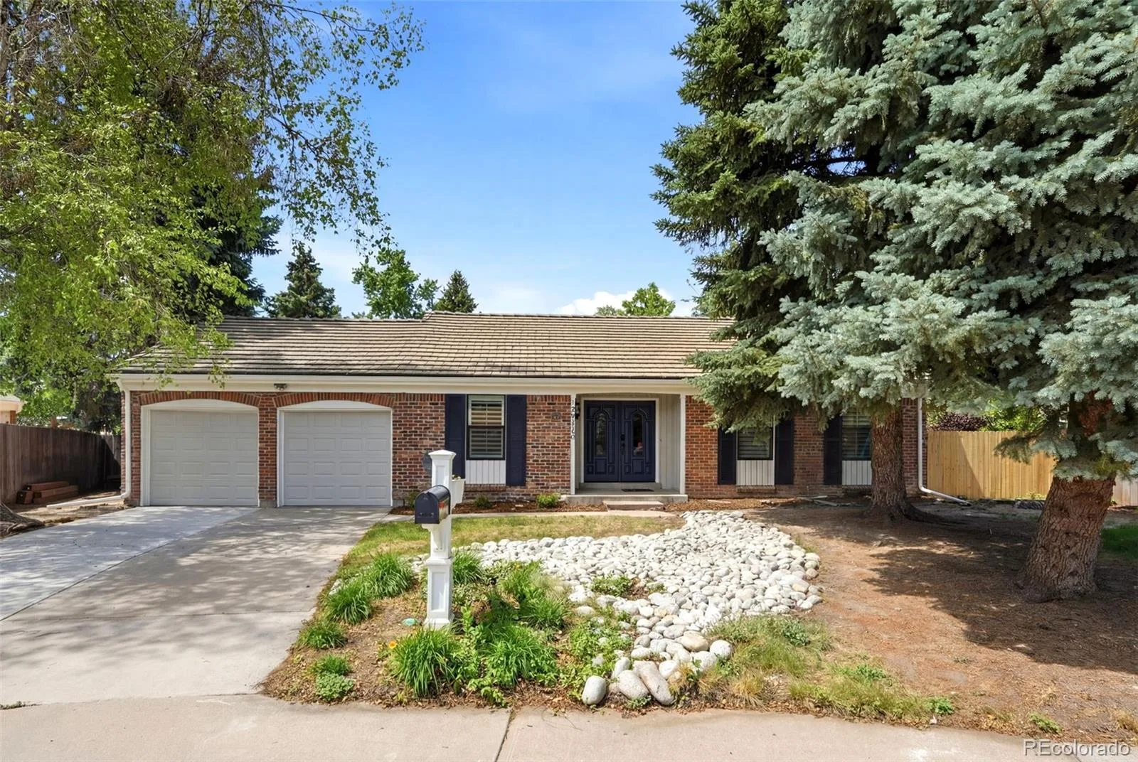 2713 S Paris Place Aurora CO 80014 MLS #REC9084372 06122026075007 1600 1