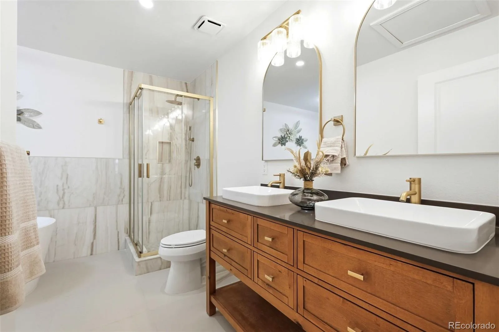 2713 S Paris Place Aurora CO 80014 MLS #REC9084372 06122026075007 1600 22
