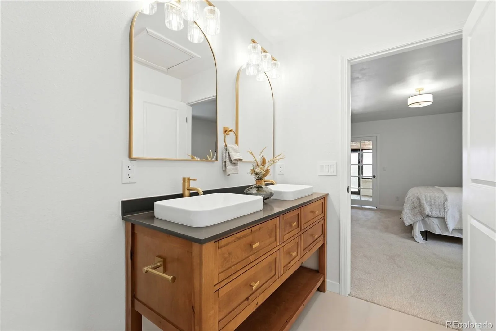 2713 S Paris Place Aurora CO 80014 MLS #REC9084372 06122026075007 1600 24