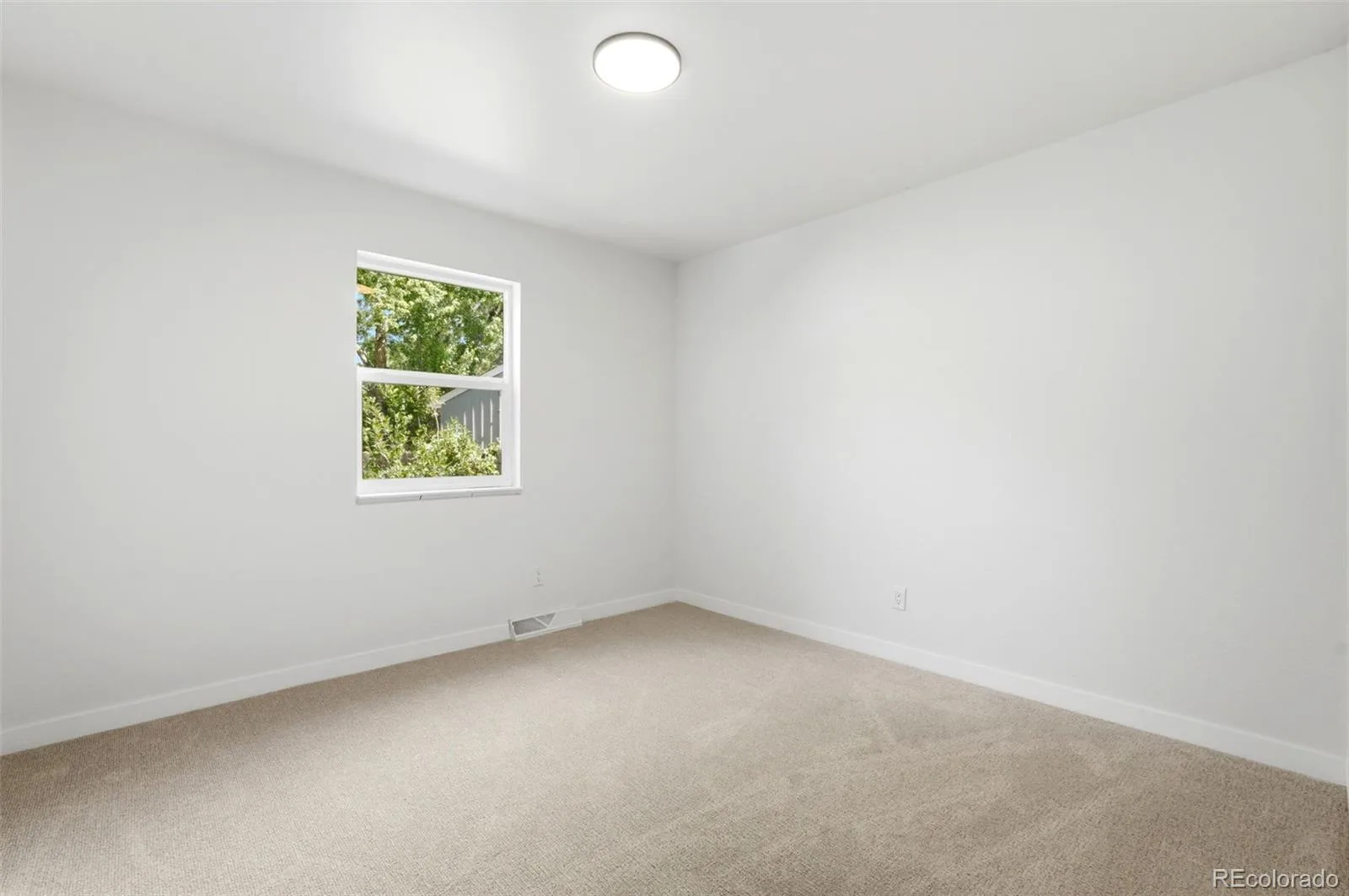 2713 S Paris Place Aurora CO 80014 MLS #REC9084372 06122026075007 1600 25