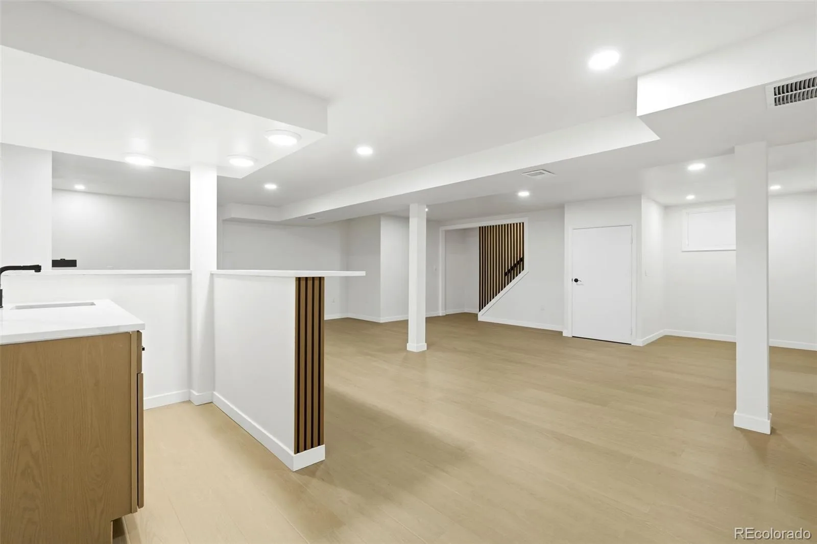 2713 S Paris Place Aurora CO 80014 MLS #REC9084372 06122026075007 1600 34