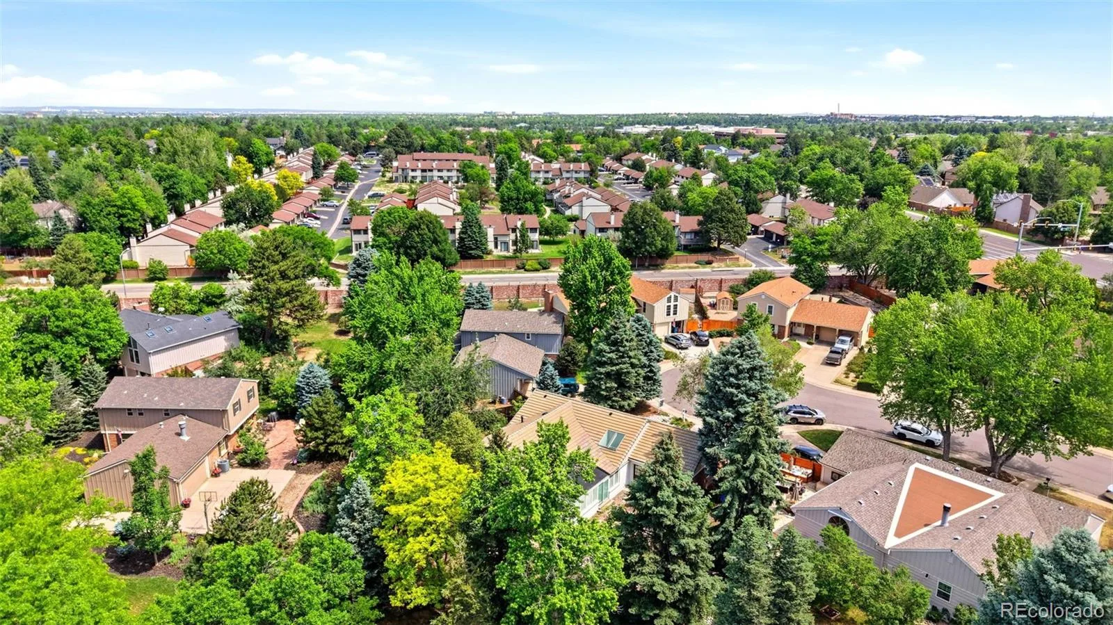 2713 S Paris Place Aurora CO 80014 MLS #REC9084372 06122026075007 1600 45