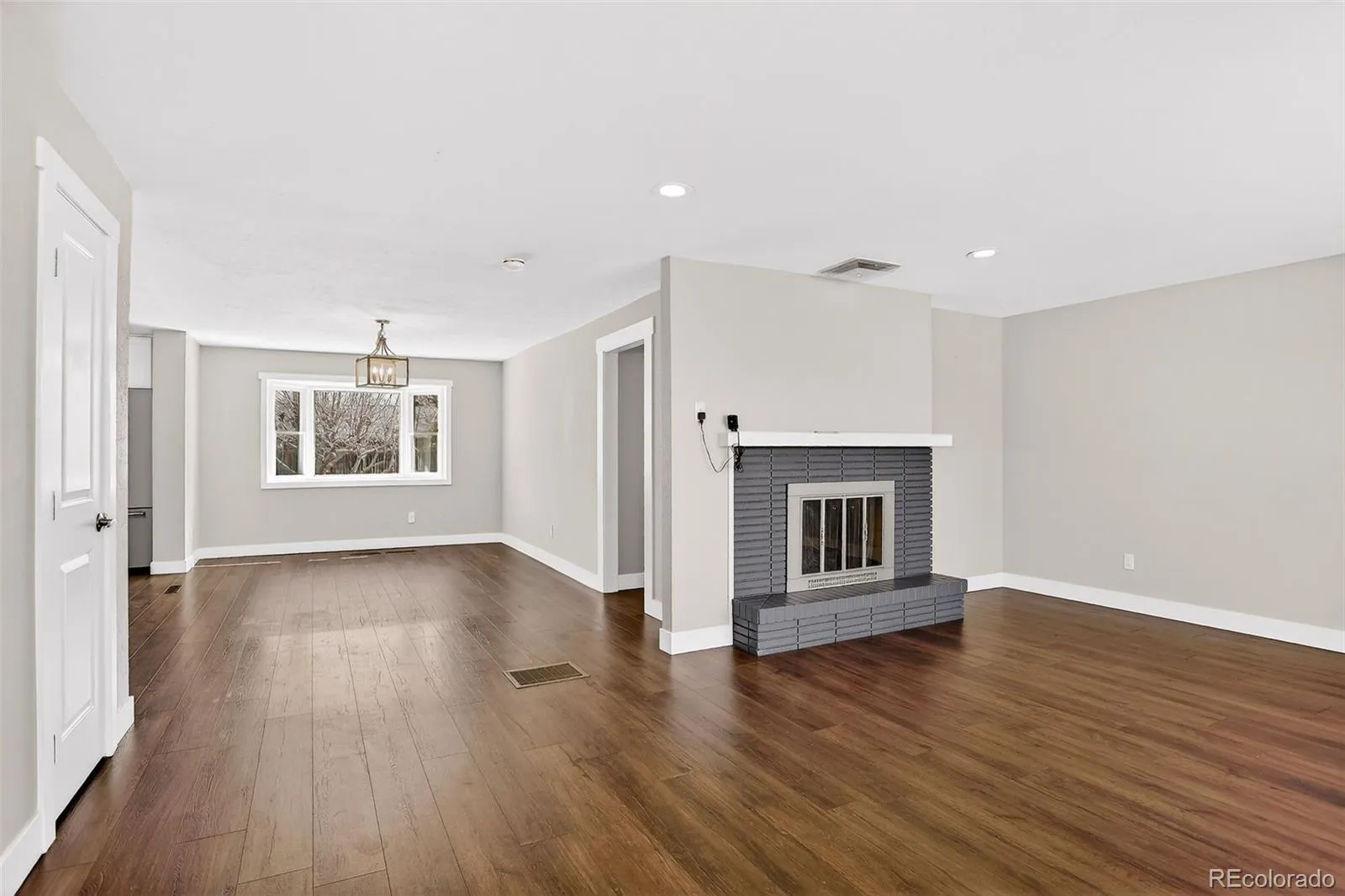 6174 S Fairfield Street Littleton CO 80120 MLS #REC9087318 05222026000706 1600 11